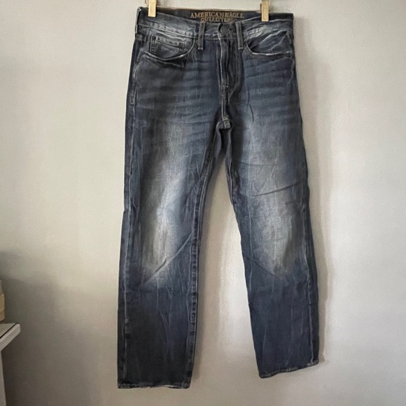 American Eagle Original Straight Like New Jeans - Size 28x30 🔥 - Picture 2 of 5